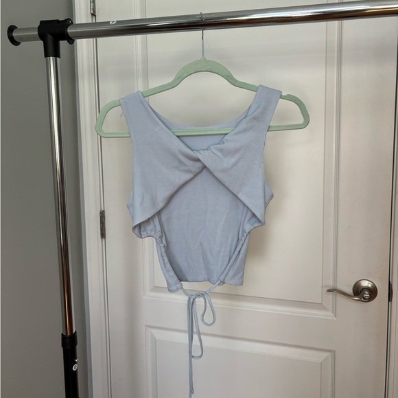 Blue backless crop top - Picture 2 of 3